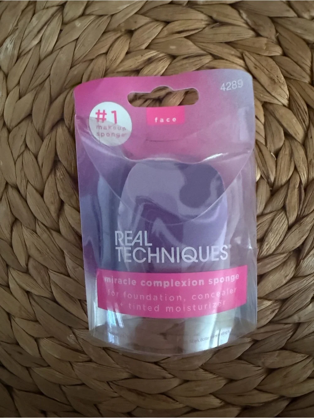 Face sponge packaging